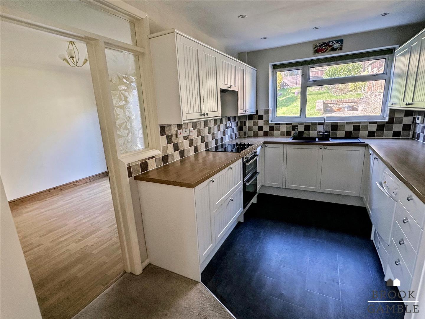 3 Bedroom House. Cherry Garden Road in Eastbourne, East Sussex 8